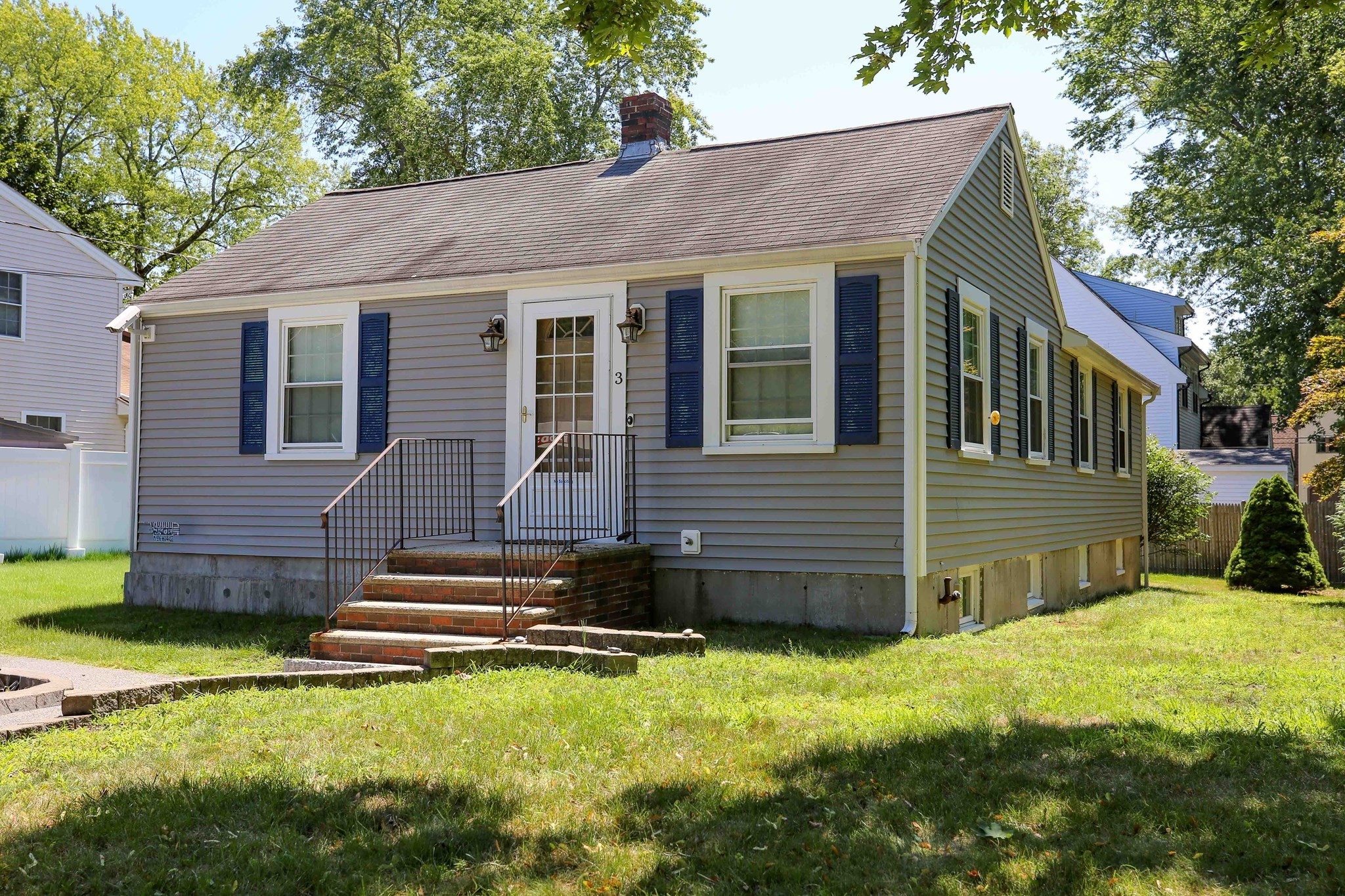 3 Fairview Ave, Natick, MA 01760