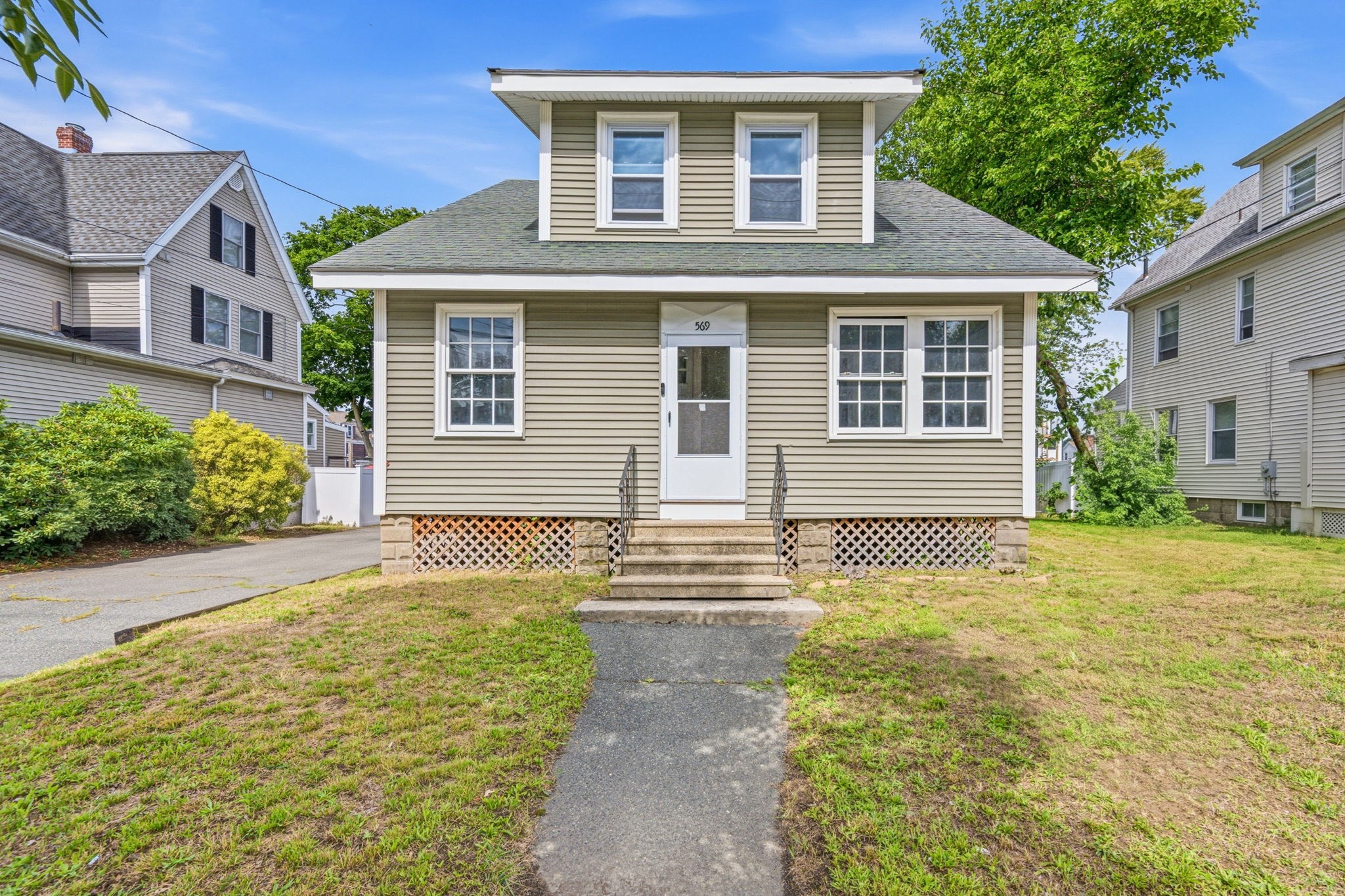569 Lincoln Ave, Saugus, MA 01906