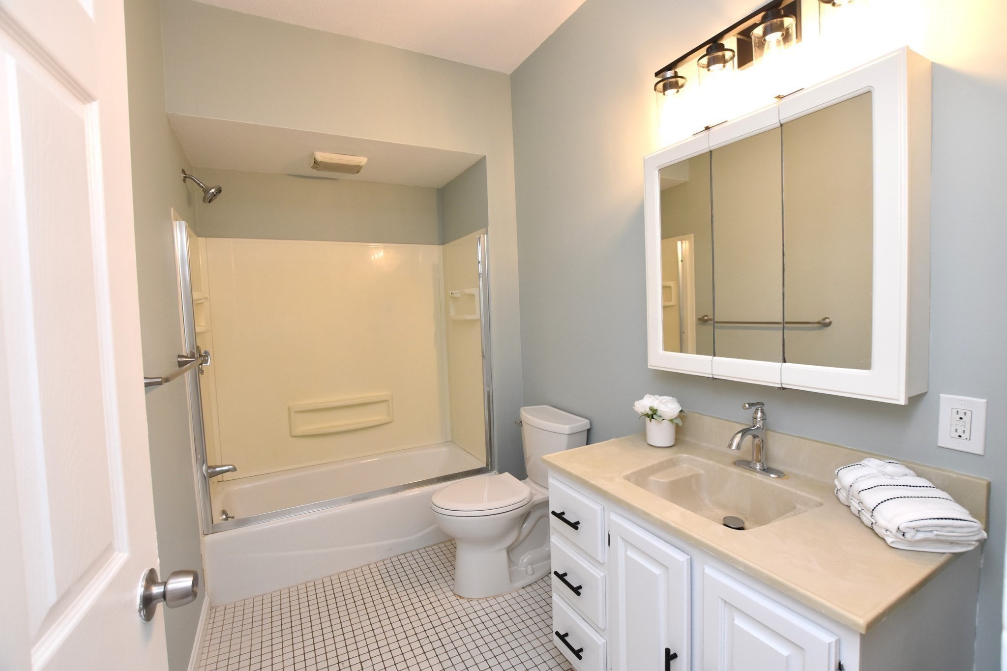 27 Highland St, Waltham, MA 02453 - Image 12