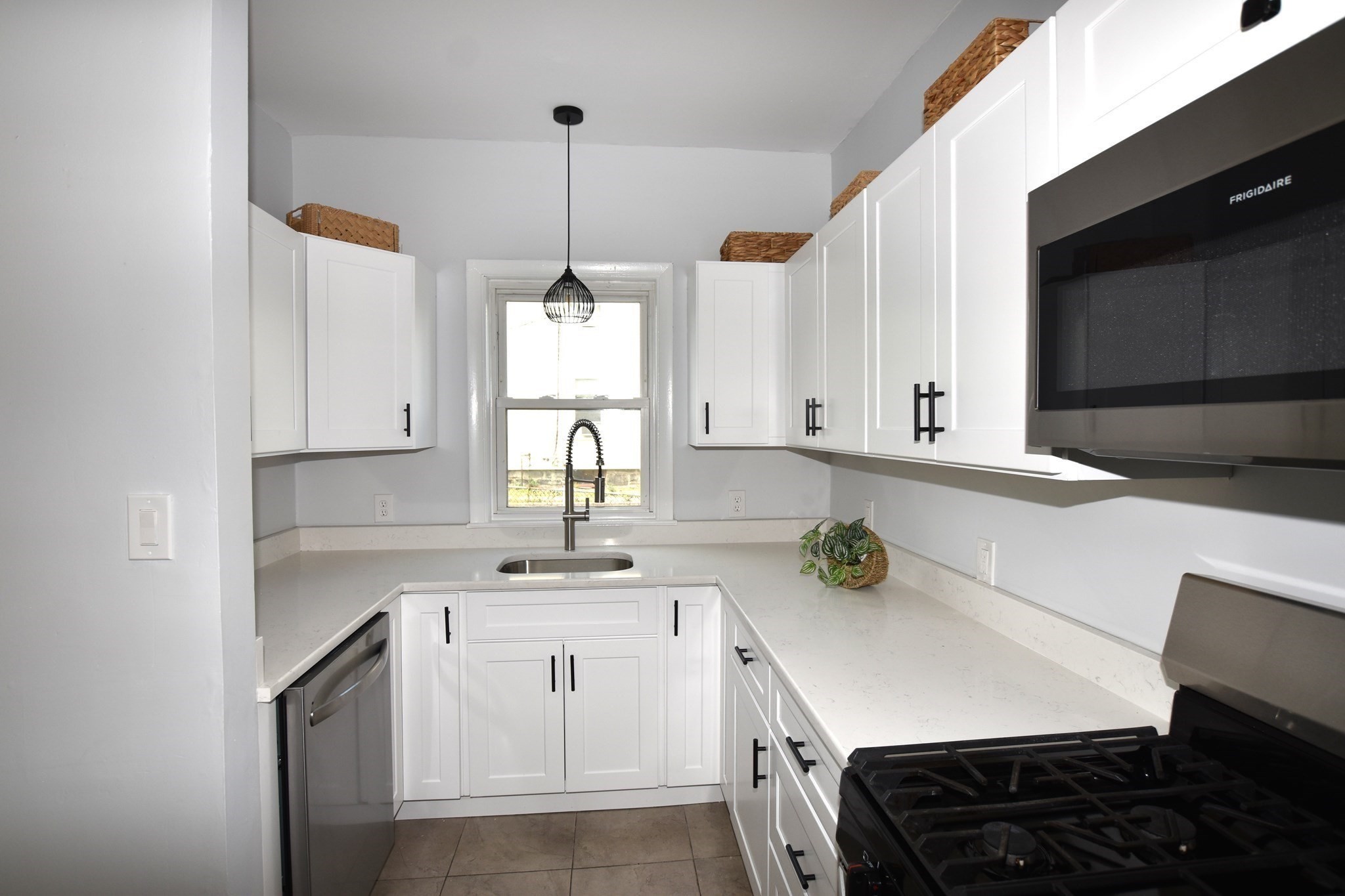 27 Highland St, Waltham, MA 02453 - Image 3