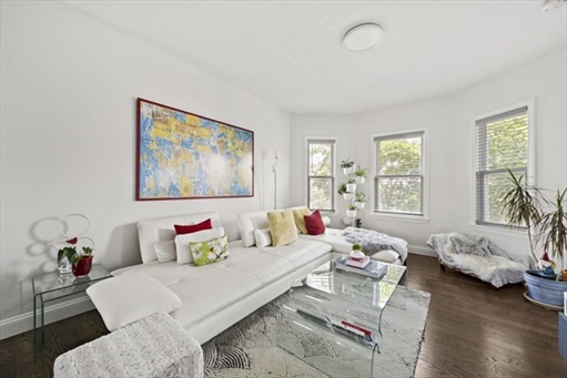 27 Whitten St, Apt 2