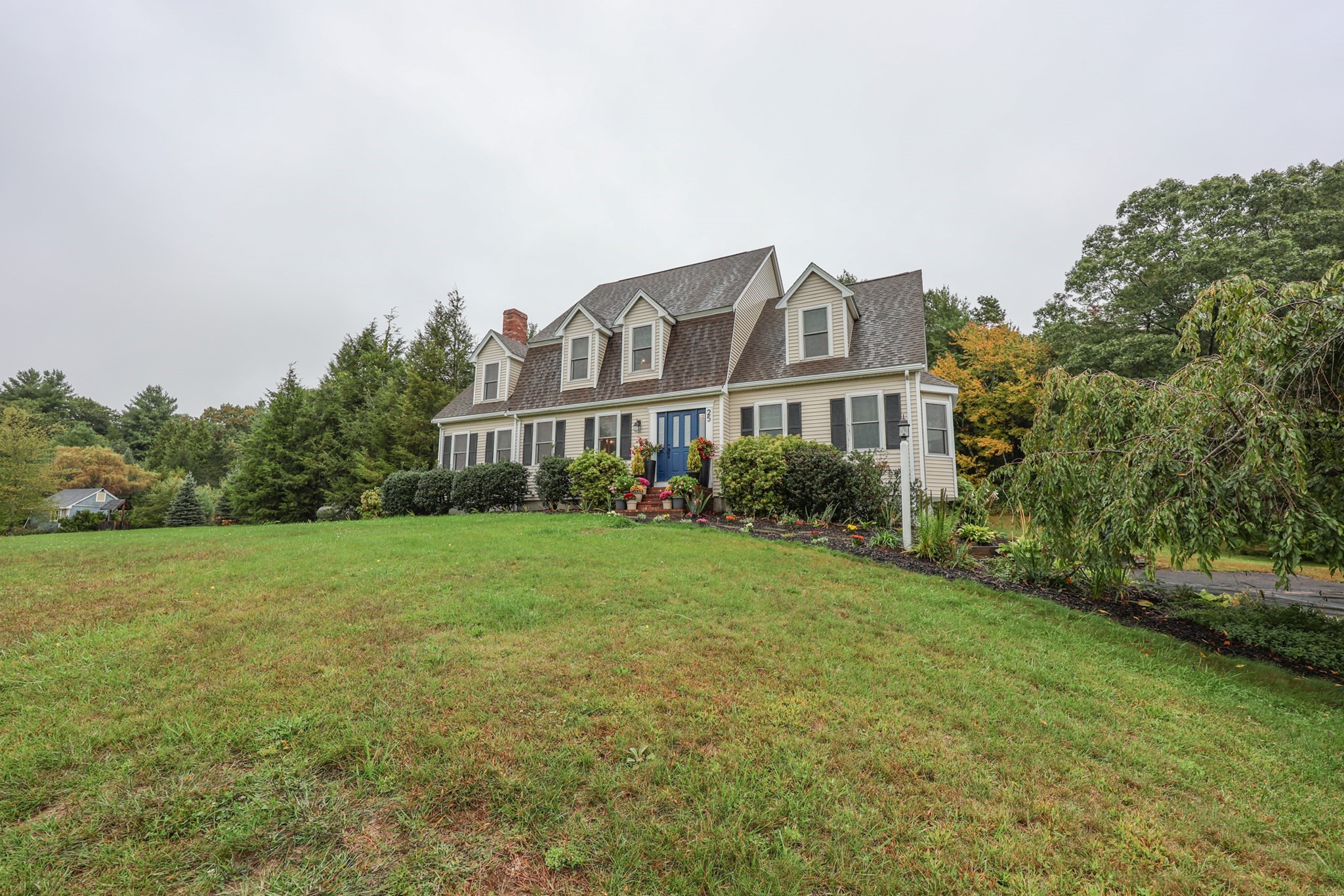 25 Autumn Rd, Wrentham, MA 02093