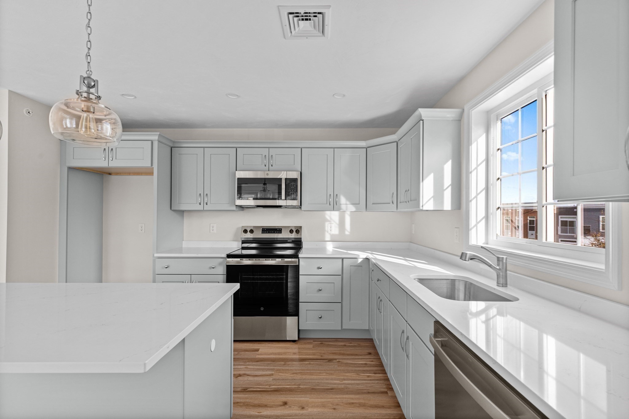 393 Court St Unit 5, Plymouth, MA 02360