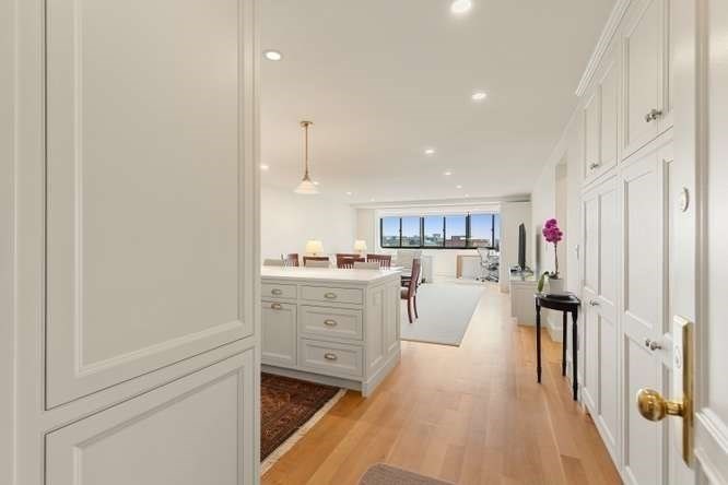 9 Hawthorne Pl Unit 14H, West End, Boston, MA 02114