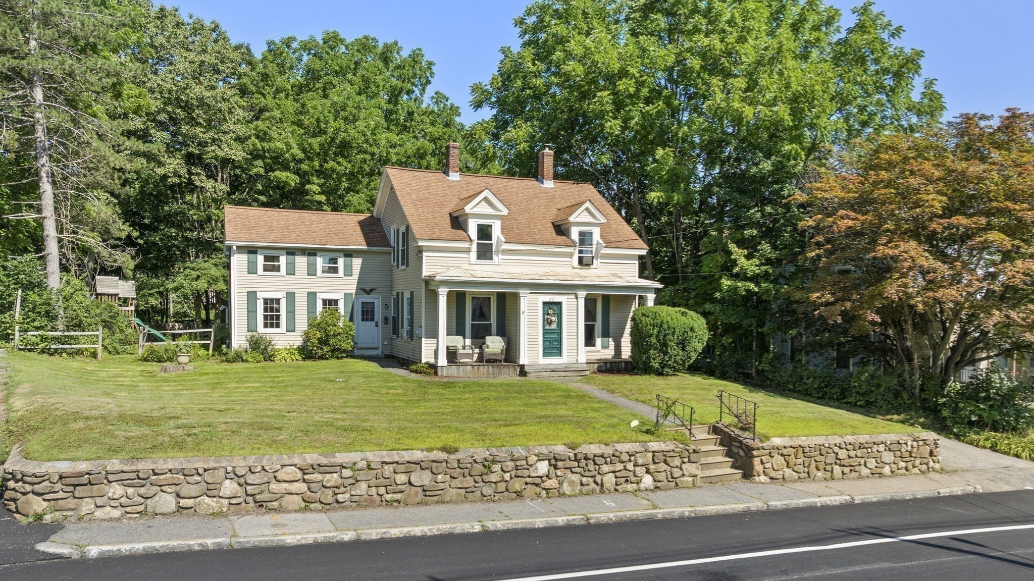 291 N Main St, North Brookfield, MA 01535
