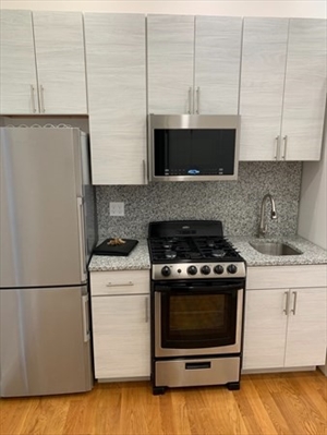 9 Sixth St, Apt 5