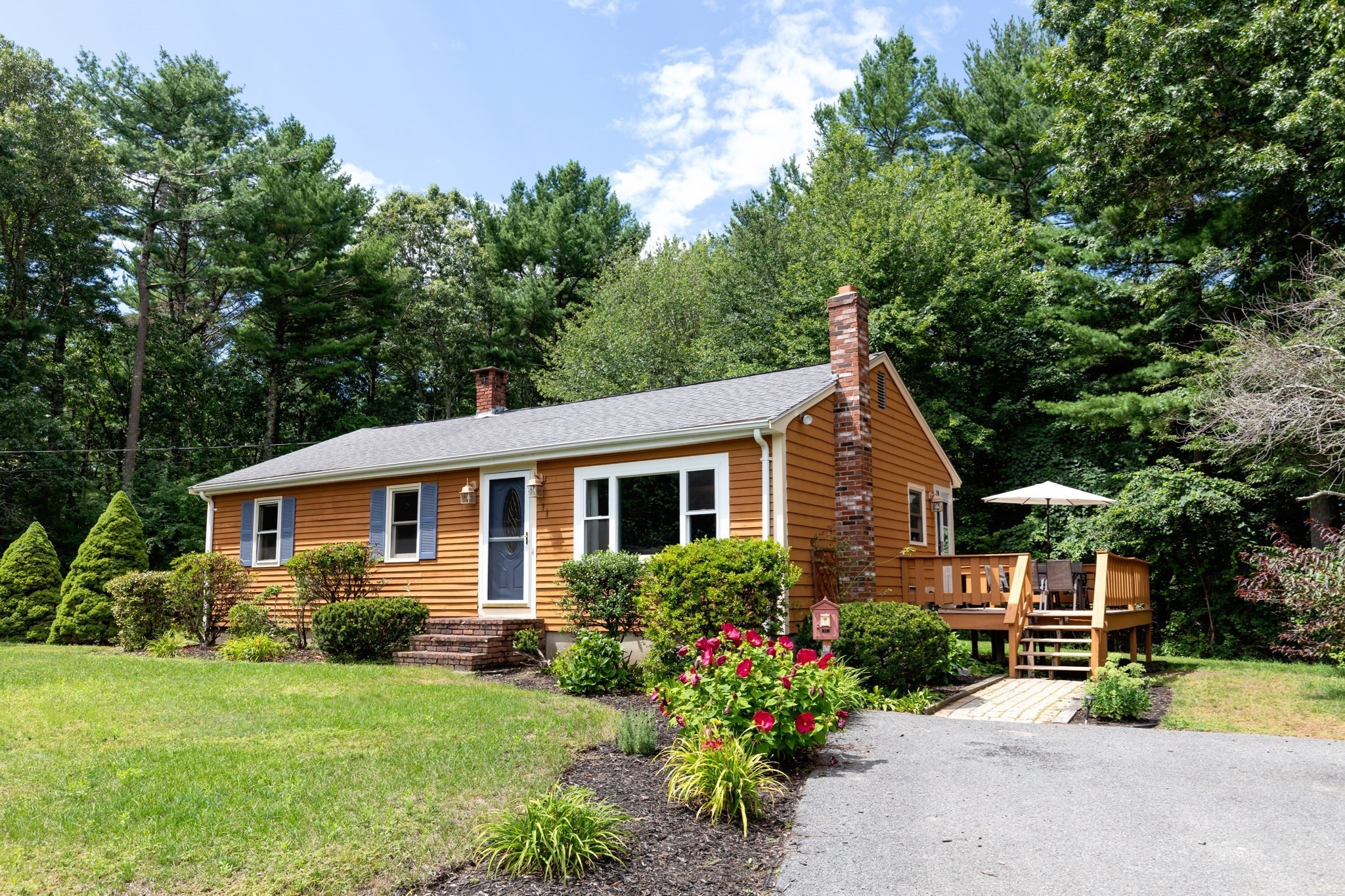 71 Lake St, Pembroke, MA 02359