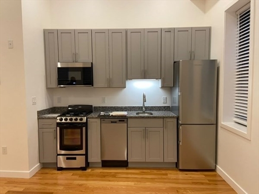 64 Market St, Apt 303