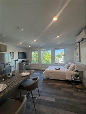 585 Essex Street, Apt 607