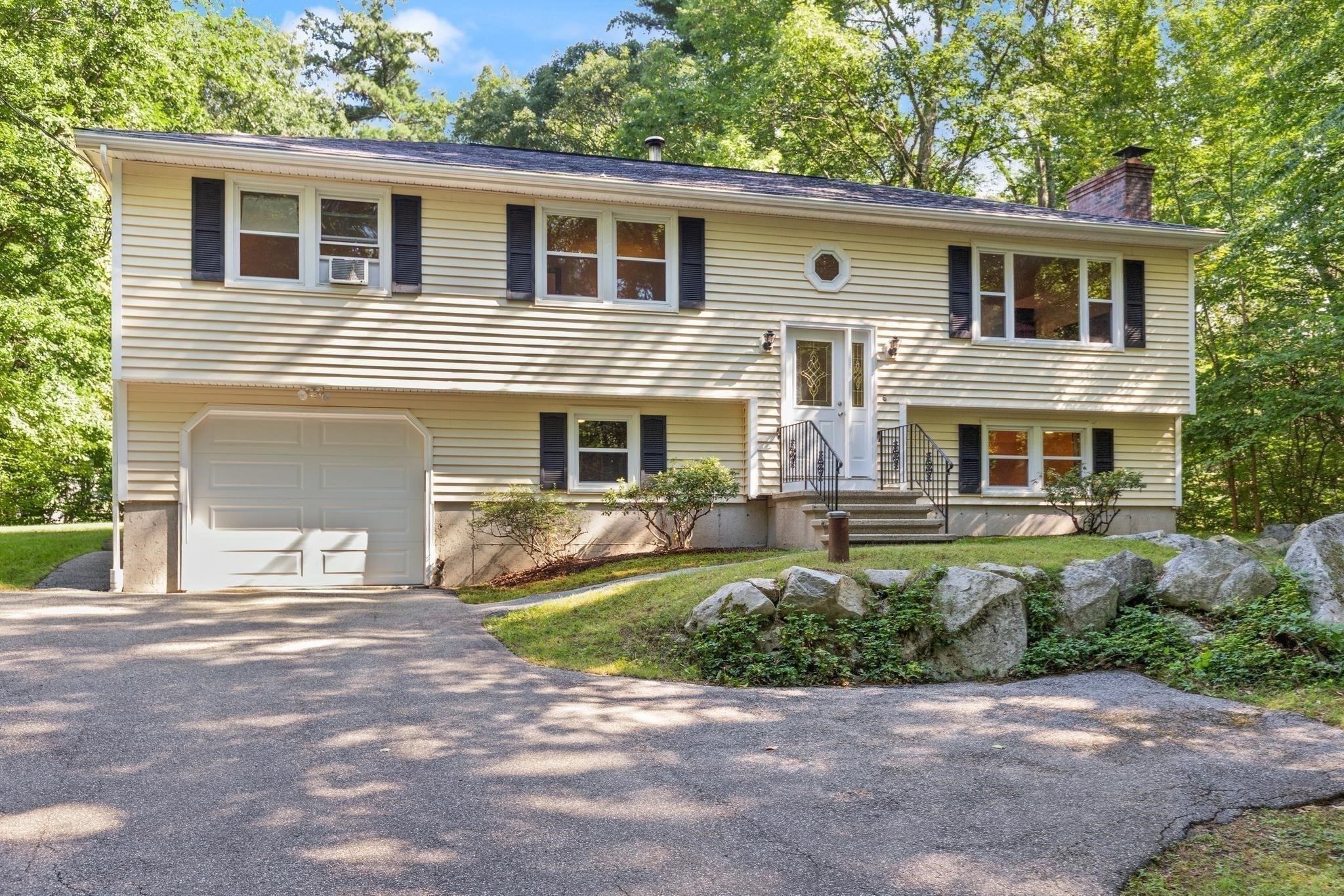 58 Roosevelt Rd, Wilmington, MA 01887