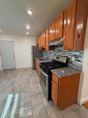 190 Main Street, Apt 9