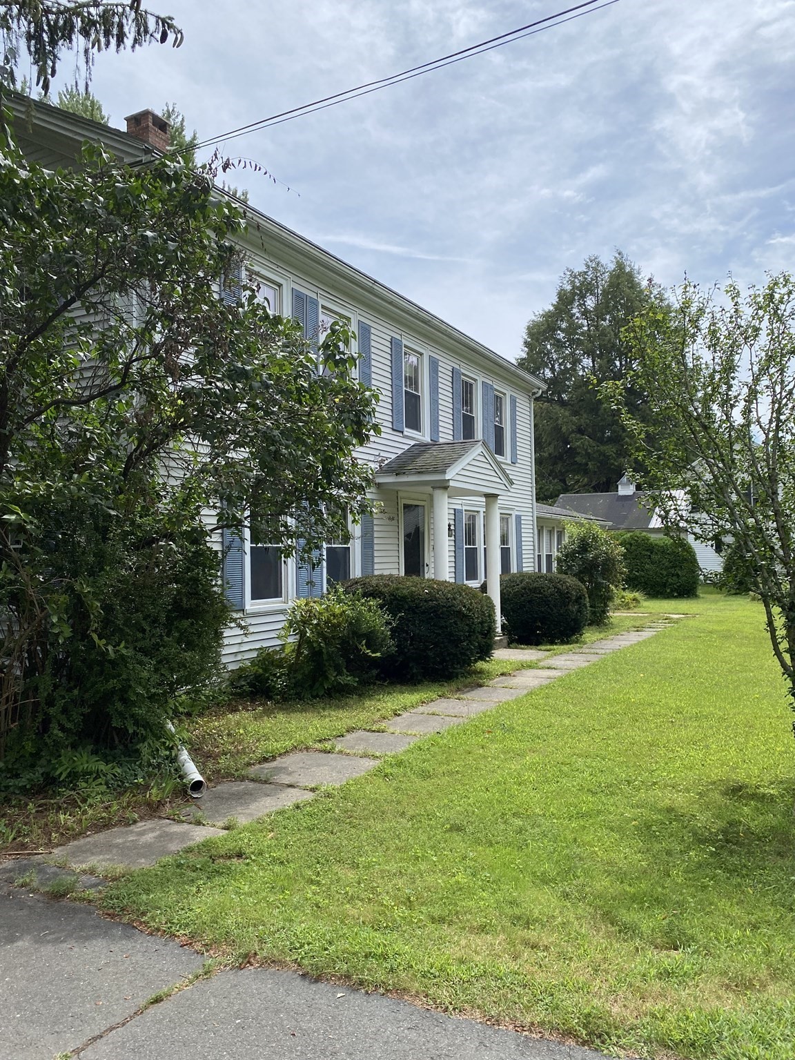 4 Middle St, Hadley, MA 01035