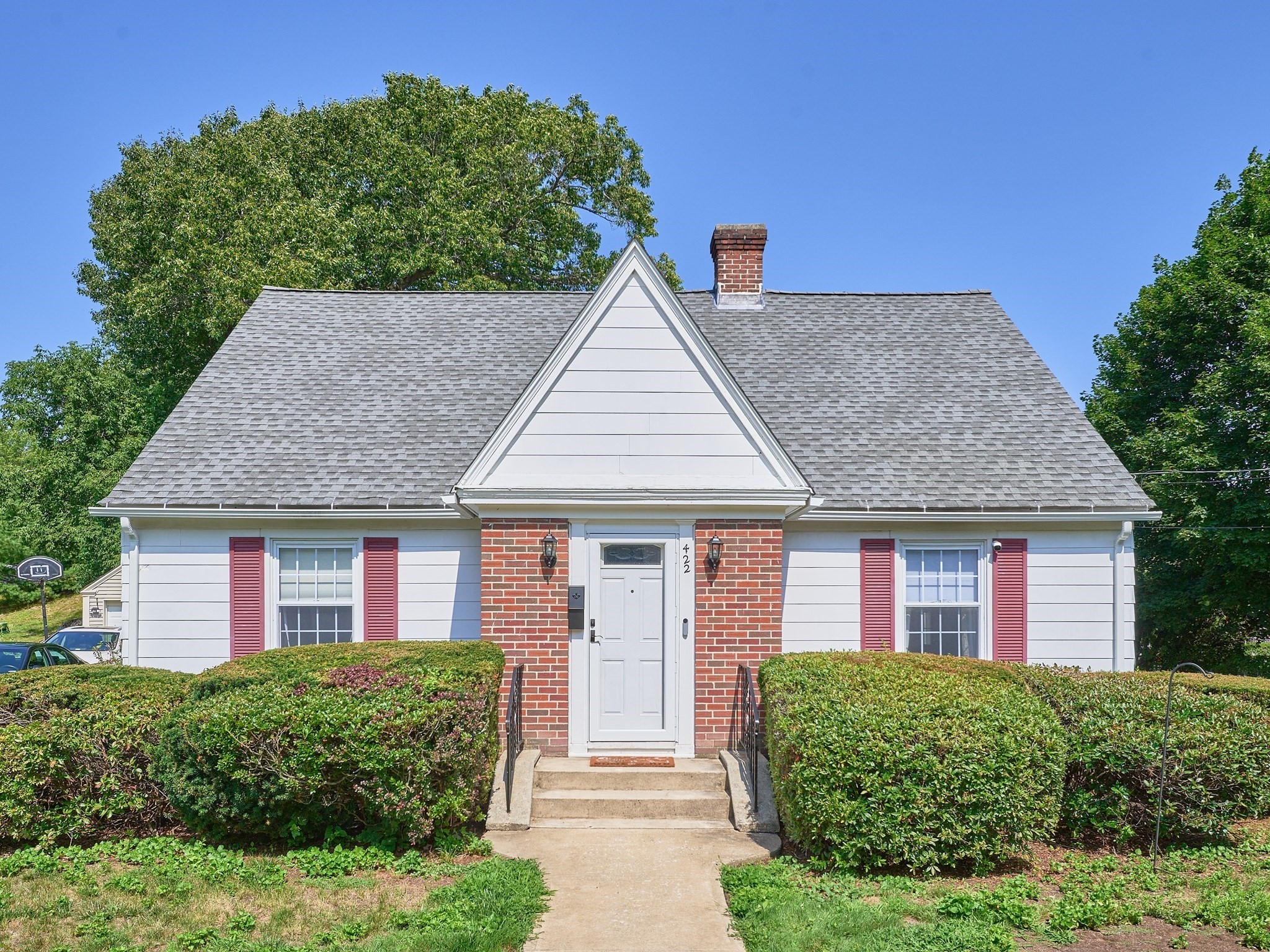 422 Mill St, Worcester, MA 01602