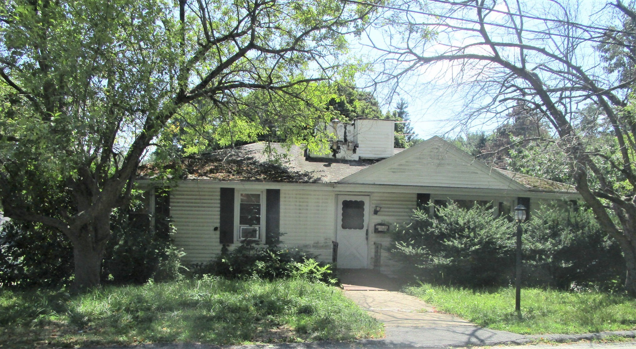 21 Baxter St, Worcester, MA 01602