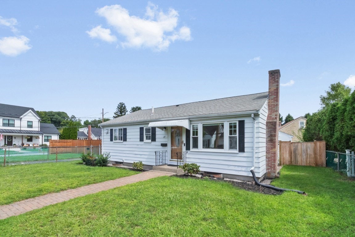 37 Kenmore Rd, Waltham, MA 02453