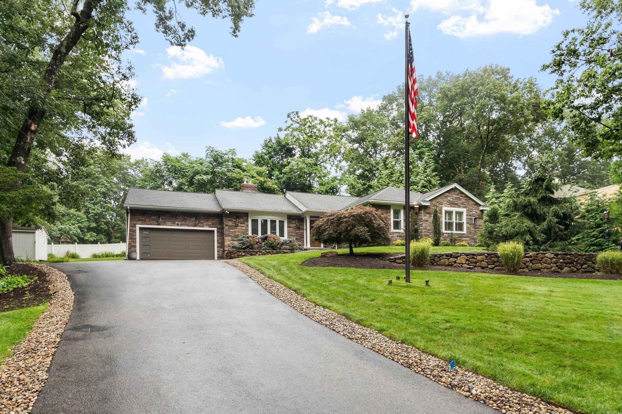 24 Robin Hill Rd, Chelmsford, MA 01824