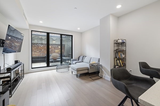 121 Portland Street, Apt 707