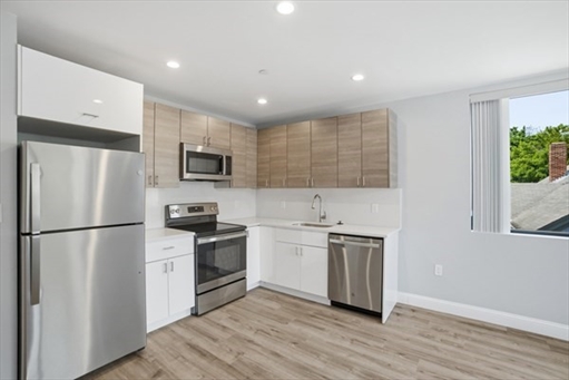 632 Centre St, Apt 203