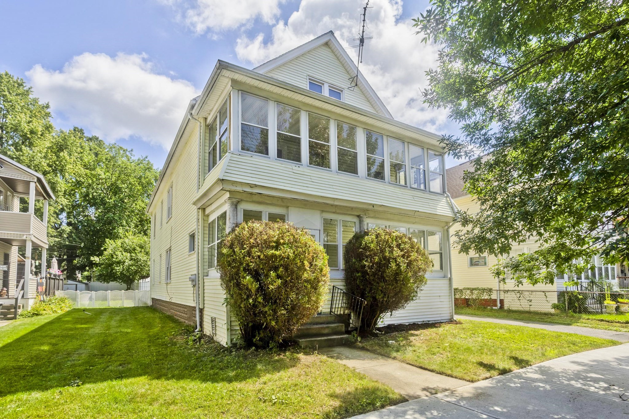 239 Oak Grove Ave, Springfield, MA 01109