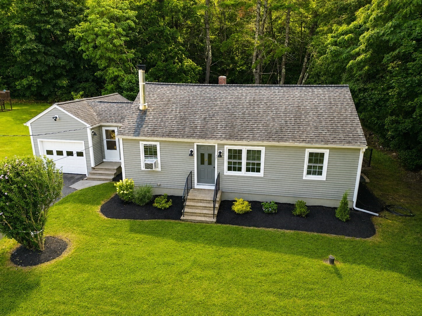 67 West St, Millville, MA 01529