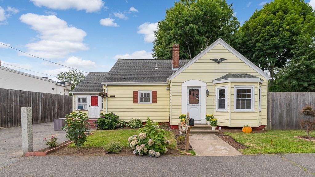 9 Orleans, Salem, MA 01970