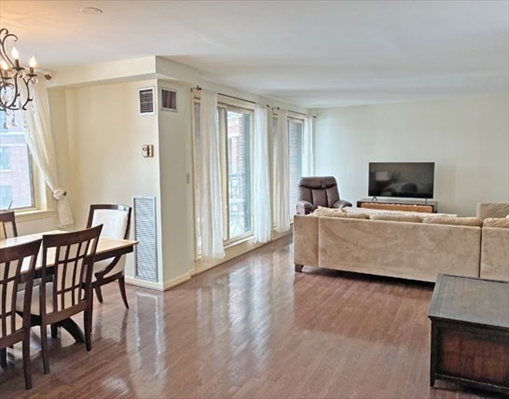 10 Rogers, Apt 1204