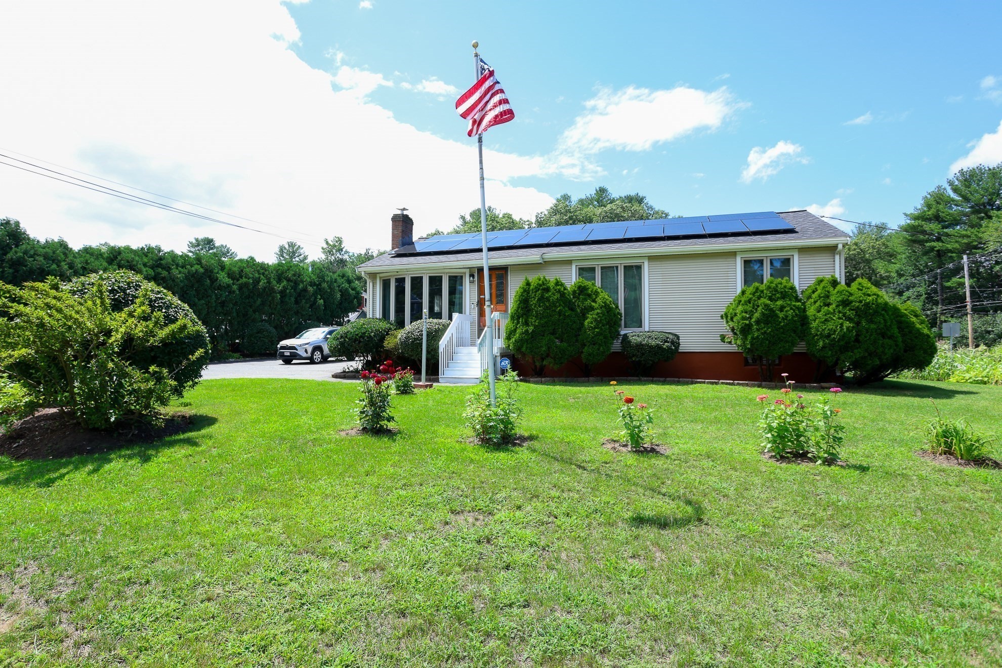 116 Pond St, Billerica, MA 01821