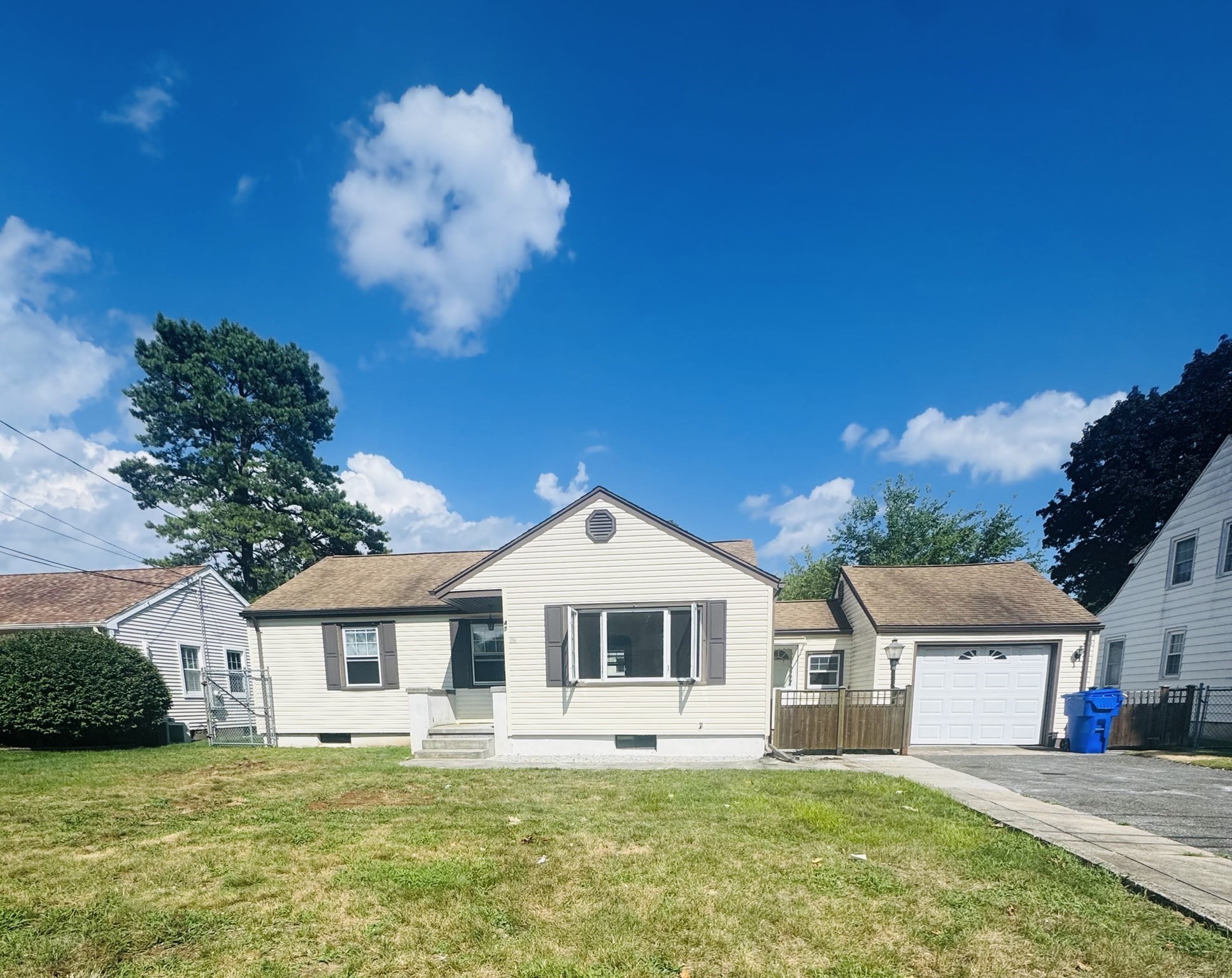47 Redden Rd, Springfield, MA 01119