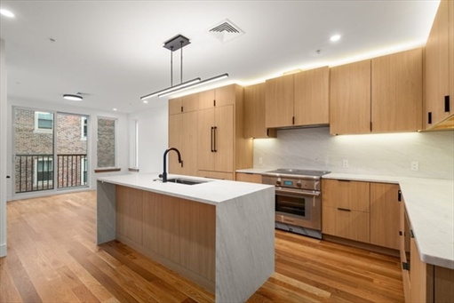 58 Kent, Apt 302