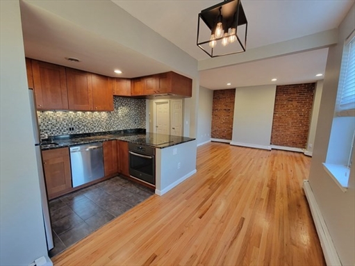 390 Riverway, Apt 16