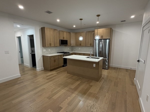 95 Addison, Apt 206