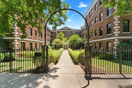 66 Queensberry, Apt 221