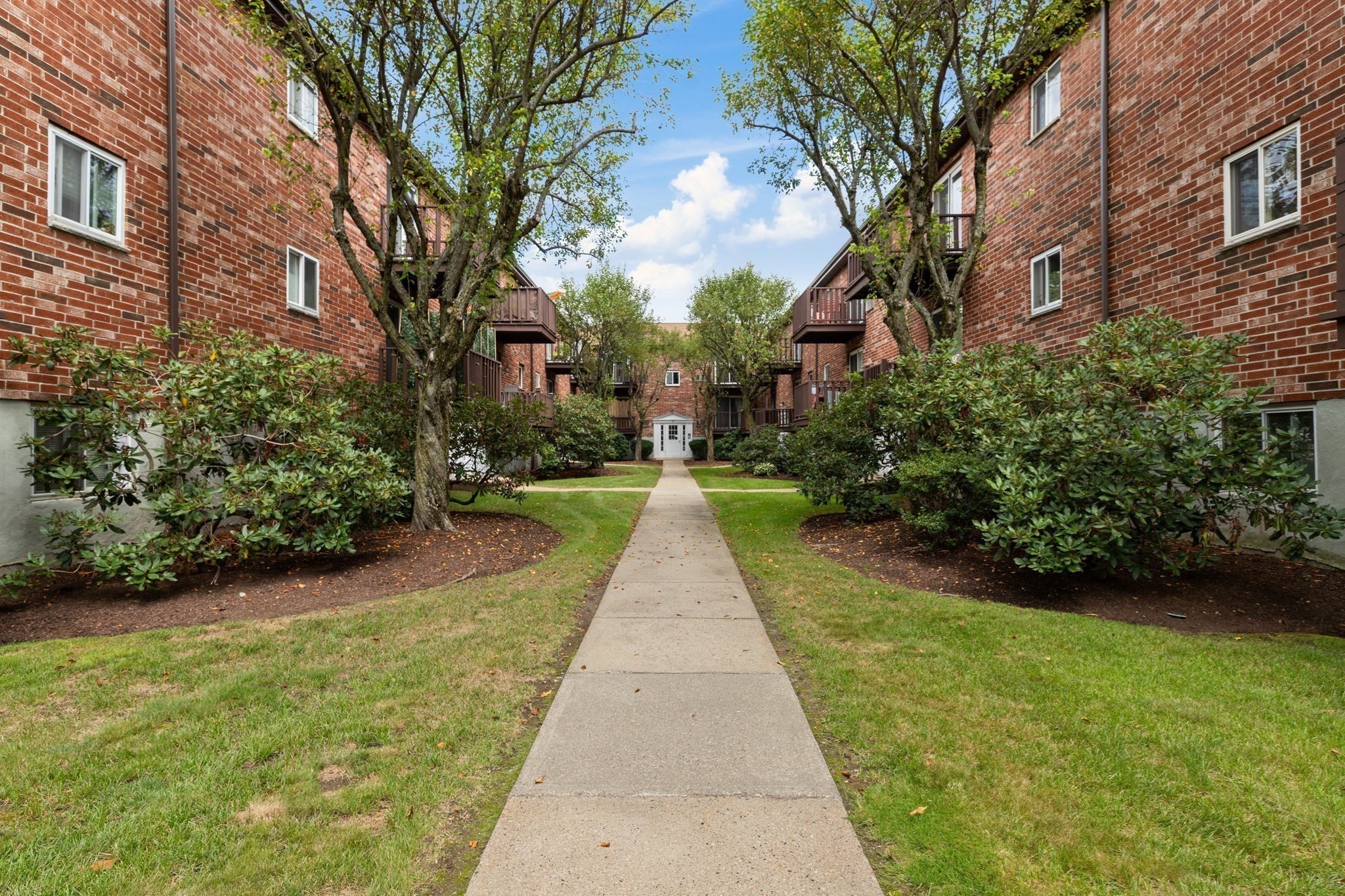 38 Westgate Rd Unit 1, West Roxbury, Boston, MA 02467