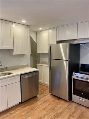 975 Chestnut St, Apt 2