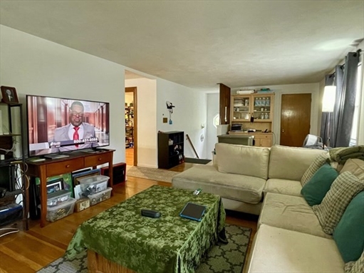 94 Walnut St, Apt 1