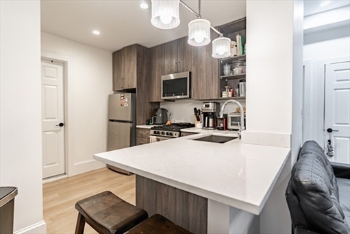 54 Burbank St, Apt 1