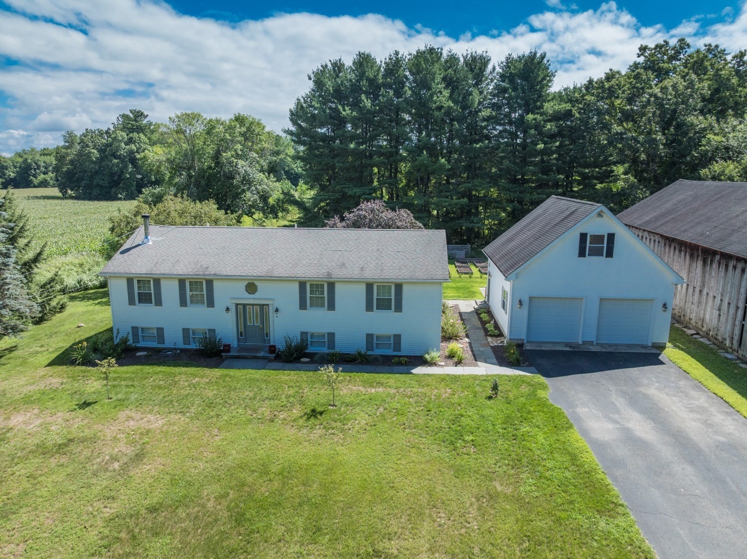96 Straits Rd, Hatfield, MA 01038