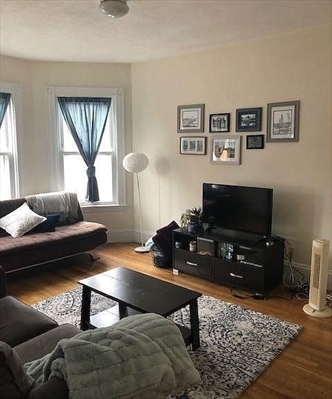 914 E4th Street, Apt 2
