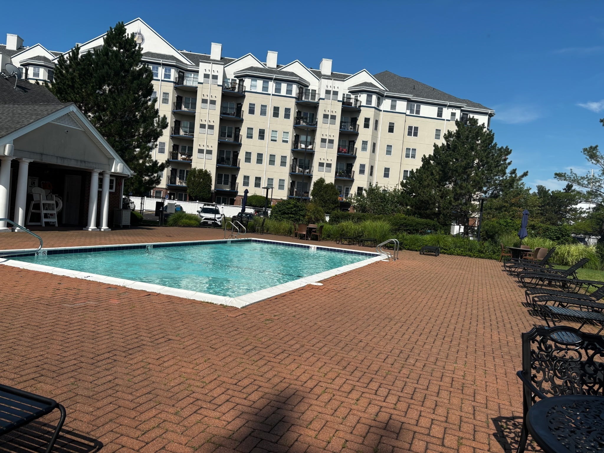 10 Seaport Dr Unit 2515, Quincy, MA 02171