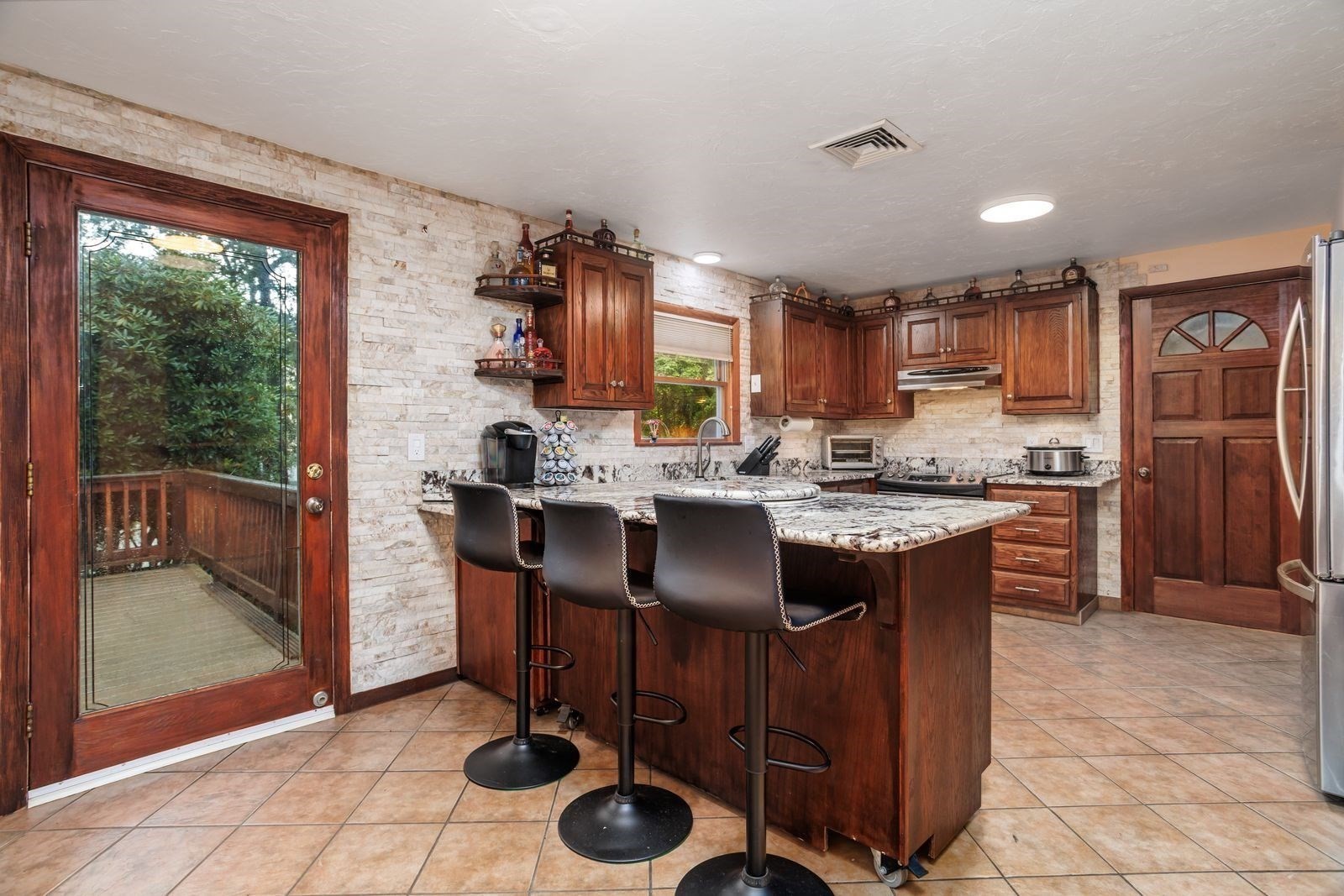 54 Lancaster Rd, Clinton, MA 01510 - Image 2