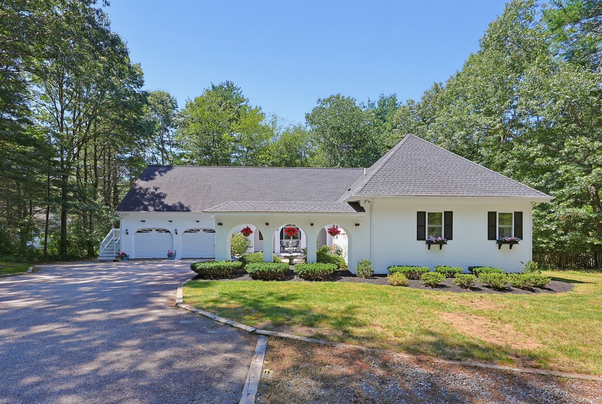 650 Crane Ave S, Taunton, MA 02780