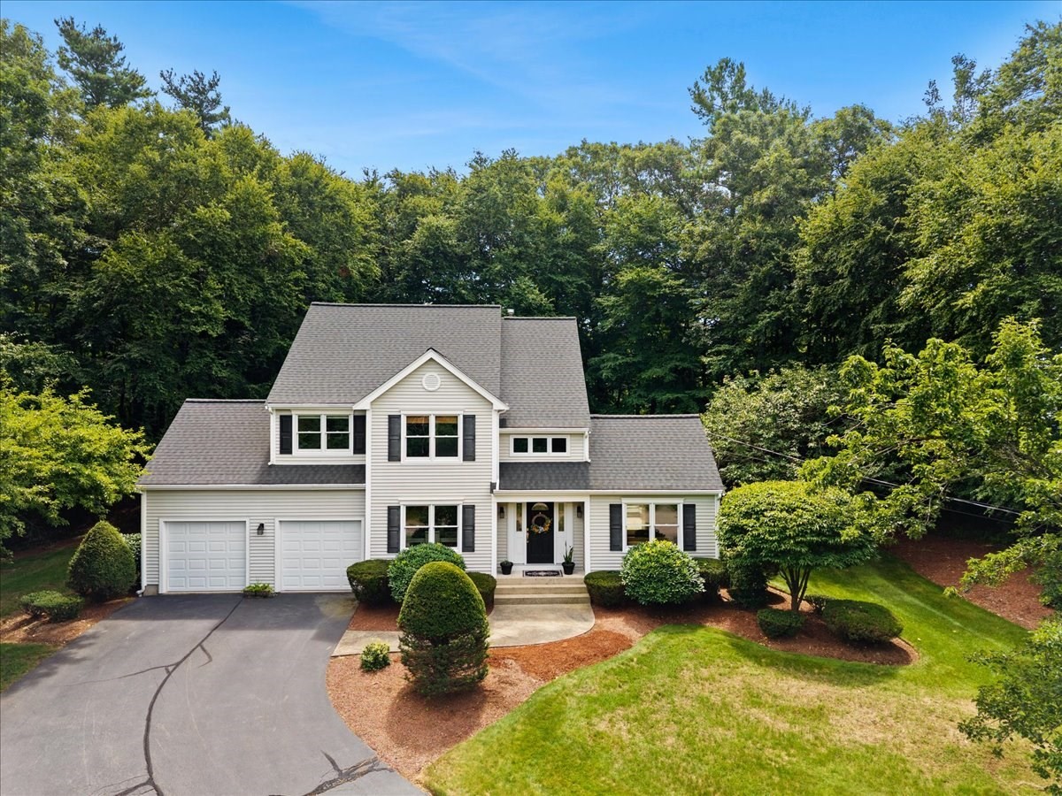 100 W Lake Dr, Taunton, MA 02780
