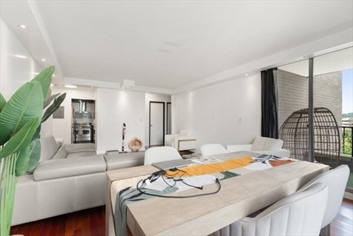 33 Pond, Apt 924