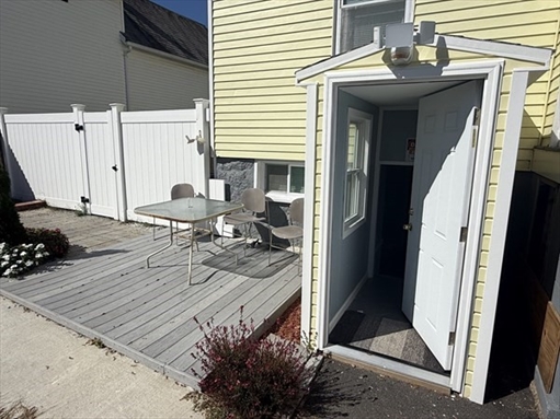 28 Albertina St, Apt B