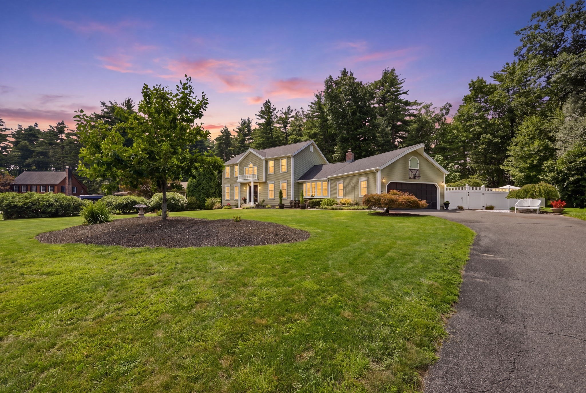 27 Shirley St, Wilbraham, MA 01095