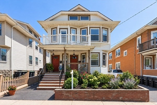 110 W Adams St