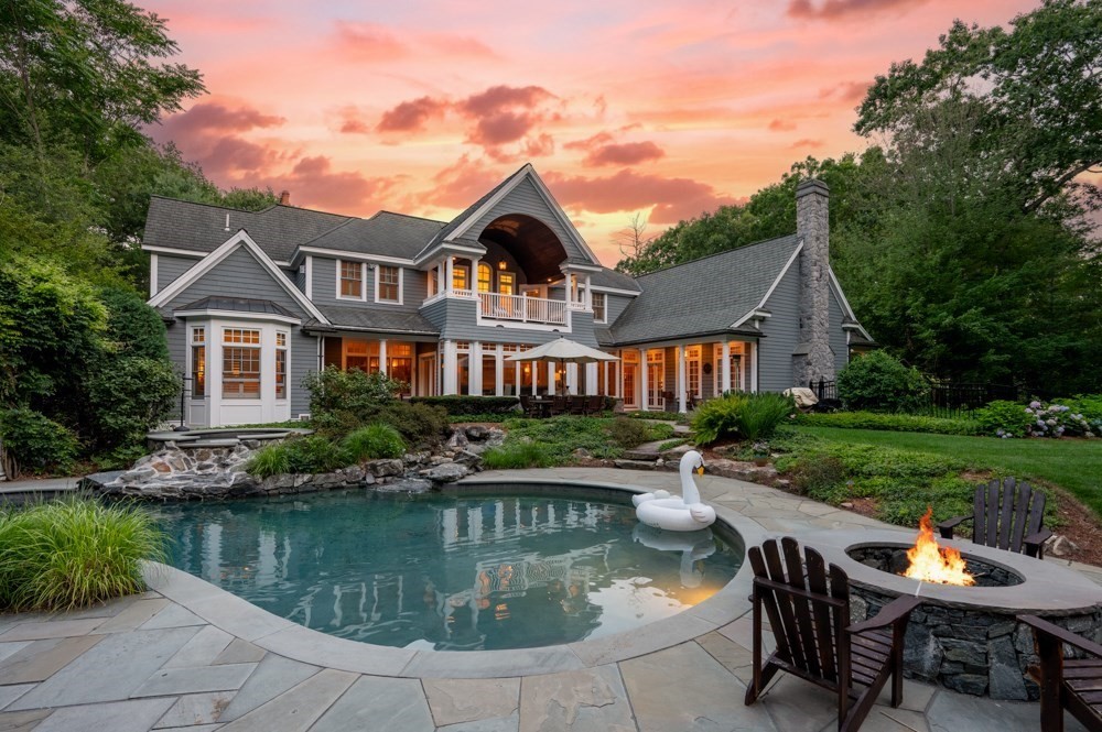 11 Black Horse Lane, Andover, MA 01810