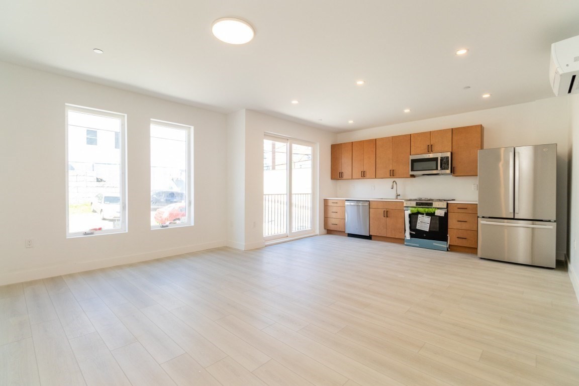 150 Williams Unit 14, Chelsea, MA 02150