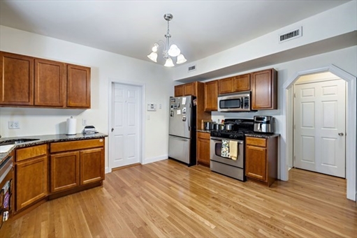 9 P St, Apt 1