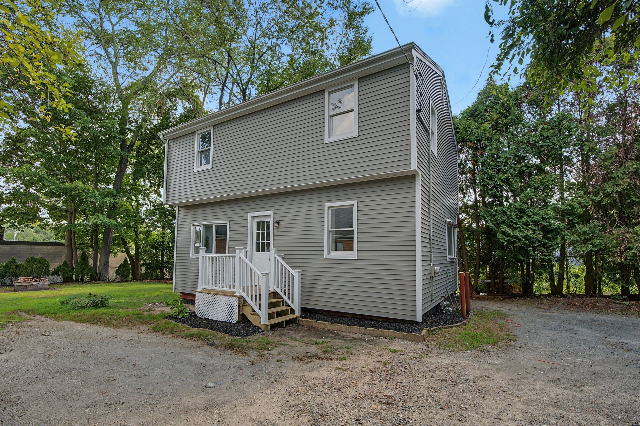3 Buttonwood Ter, Attleboro, MA 02703